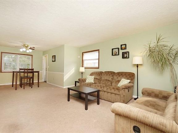 4th image of 7201 Longwood Ct