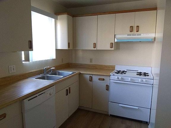 3rd image of 917 Enterprise Ave #1