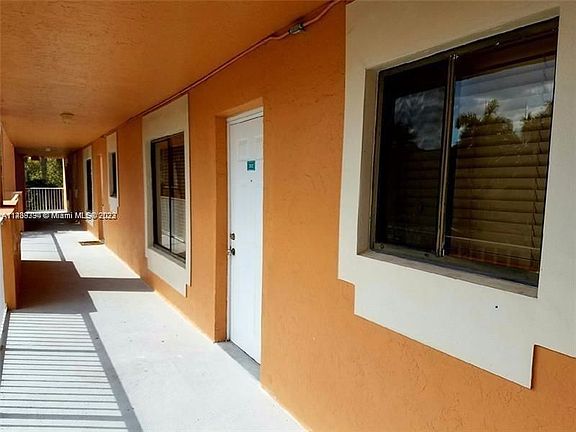 3rd image of 6900 SW 39th St APT 203J