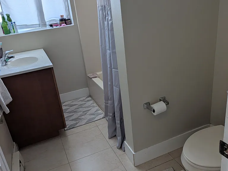 300 Elmira St #8 — Photo 5