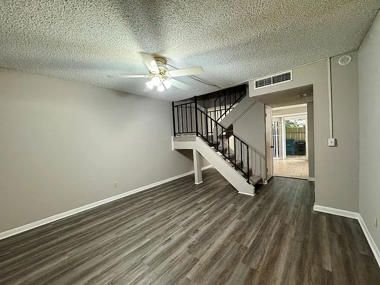 9502 Quail Village Ln — Photo 7