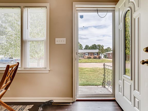 4th image of 1312 N Saint James Blvd