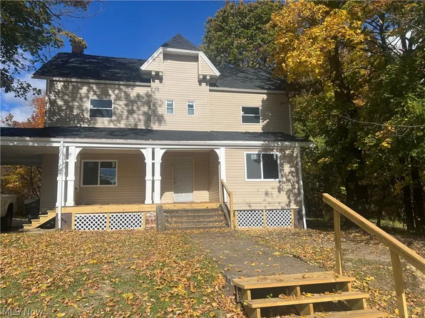 34 Illinois Ave, Youngstown, OH 44505
