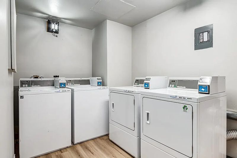 Edmonton Apartment for rent - 2 Bedrooms — photo 17