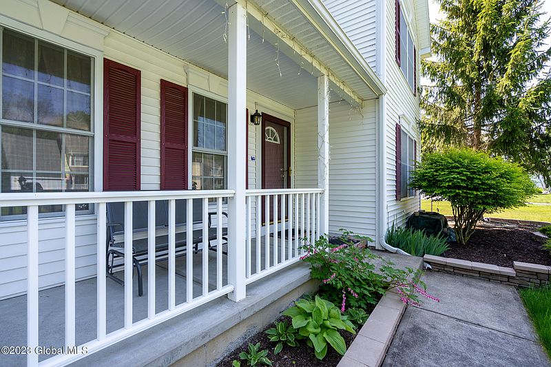 3rd image of 49 Valleywood Drive