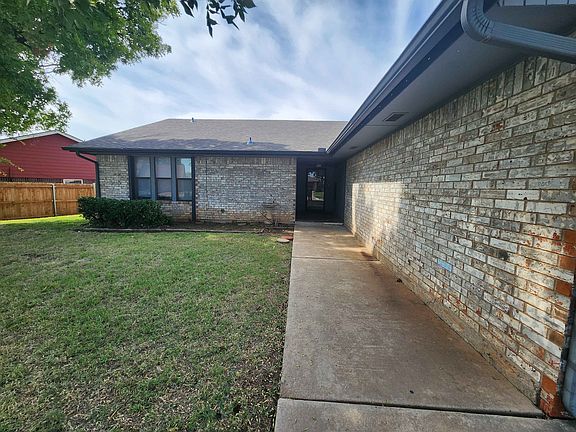 5th image of 7308 NW 125th St