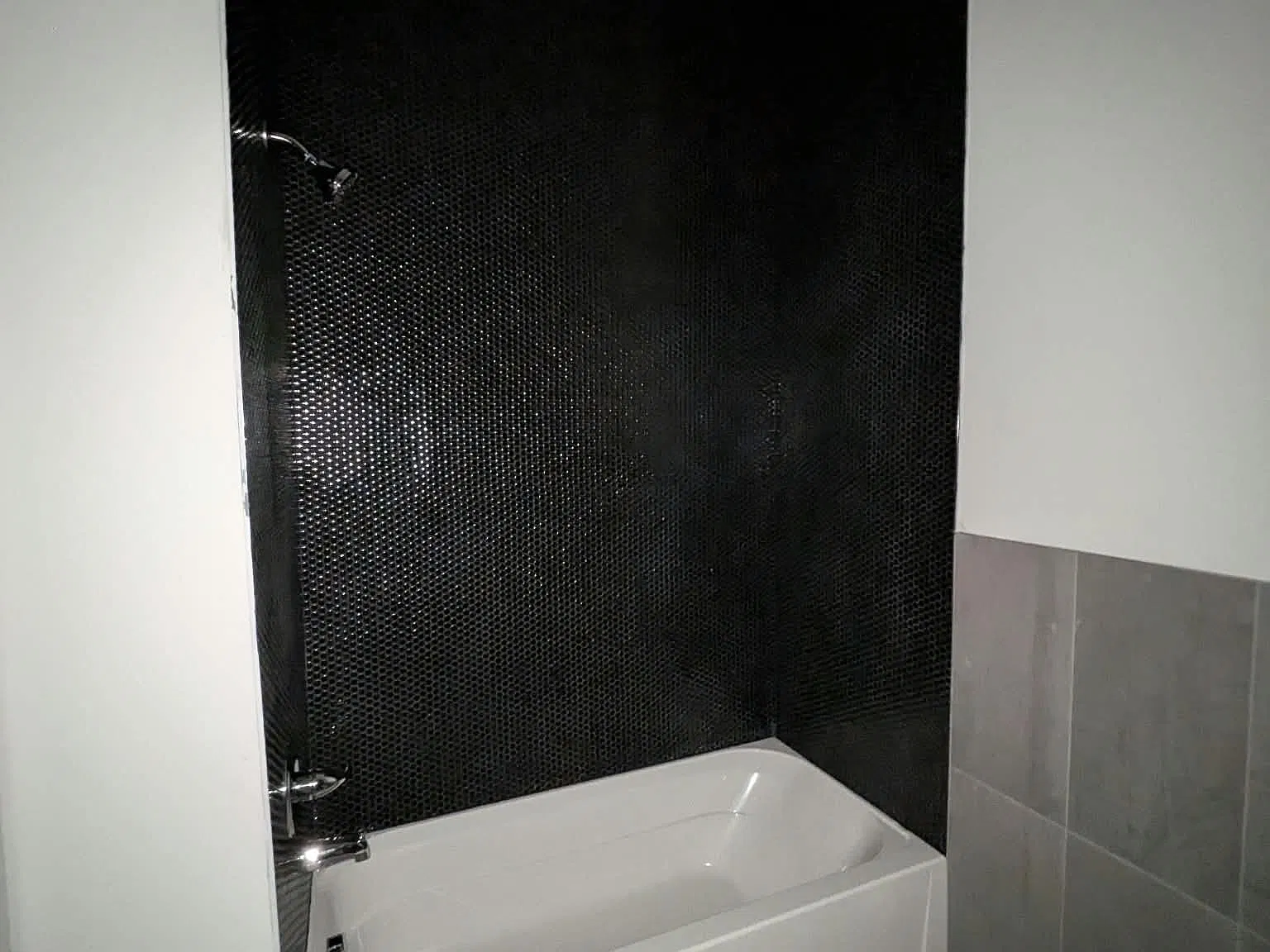 1 bed, $1,954 — Photo 2