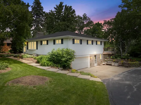 3390 Mountain DRIVE, Brookfield, WI 53045