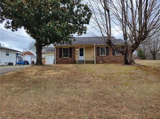 1010 Treadway Ct, Winston Salem, NC 27107