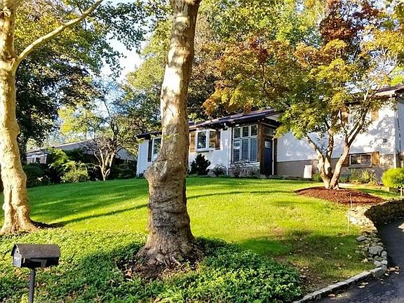 2nd image of 29 Silver Birch Ln
