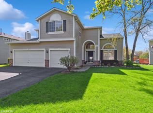 151 Sparrow Ln, Bolingbrook, IL 60490