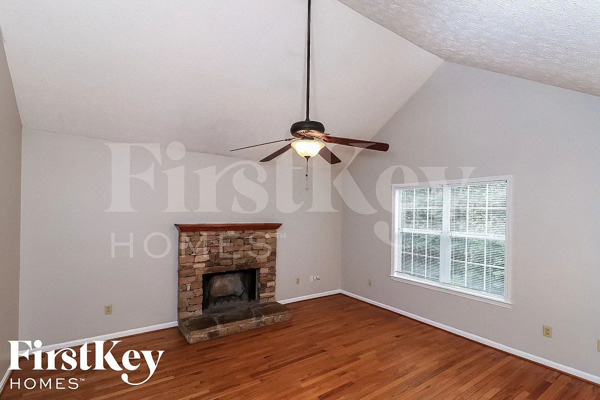 Building Photo - 2905 Navajo Cir