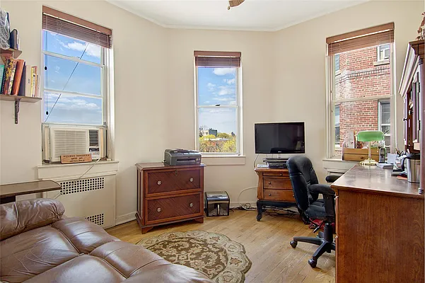 Sold by Douglas Elliman | media 27