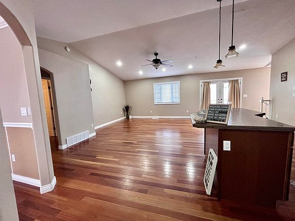 2nd image of 280 Juniper Street