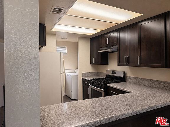 3rd image of 1031 S Palmetto Ave APT H6