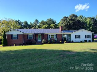3883 Bunker Hill School Rd, Claremont, NC 28610