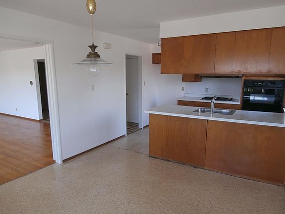 3rd image of 2425 Oakmont Dr