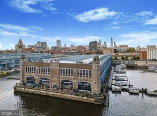 7 N Christopher Columbus Blvd #219, Philadelphia, PA 19106