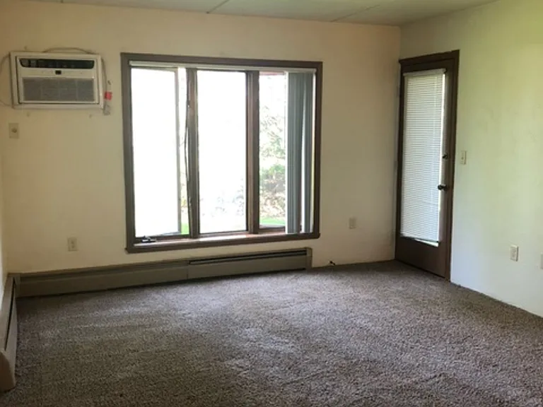Village Park Apartments-Appleton — Photo 7