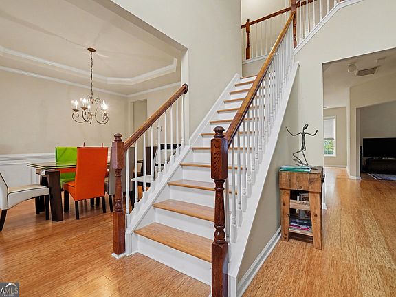 3rd image of 1147 Silvergate Ln