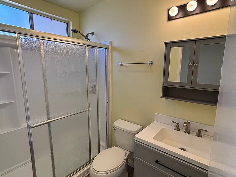 6065 California Ave — Photo 18