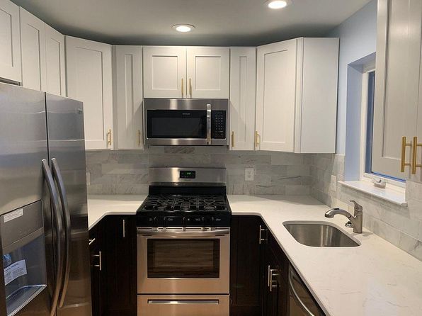 25 1/2 Church St Floor 3