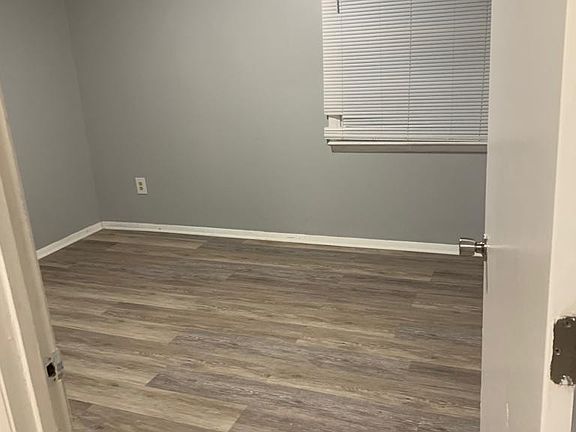 3rd image of 212 Preston Ave #0