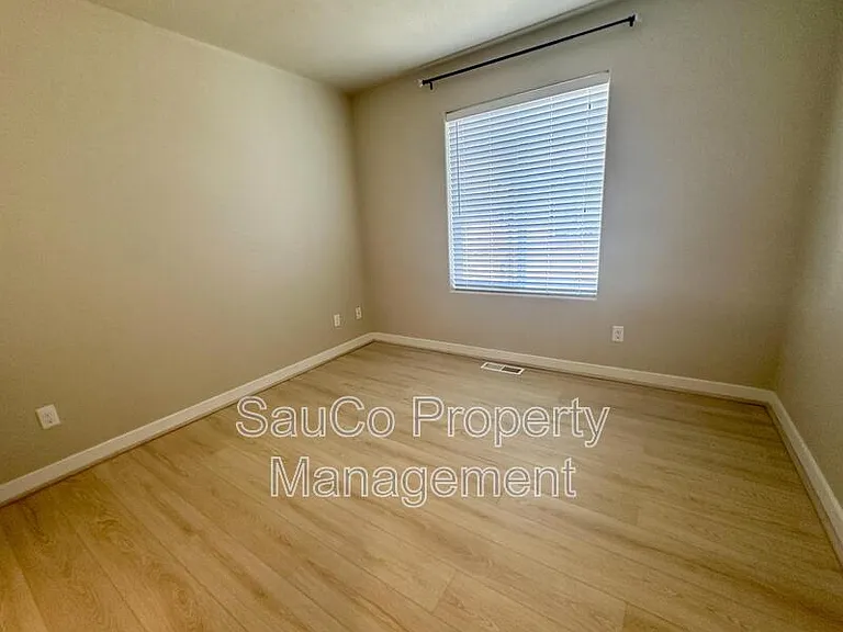 456 SW 203rd Ter — Photo 10
