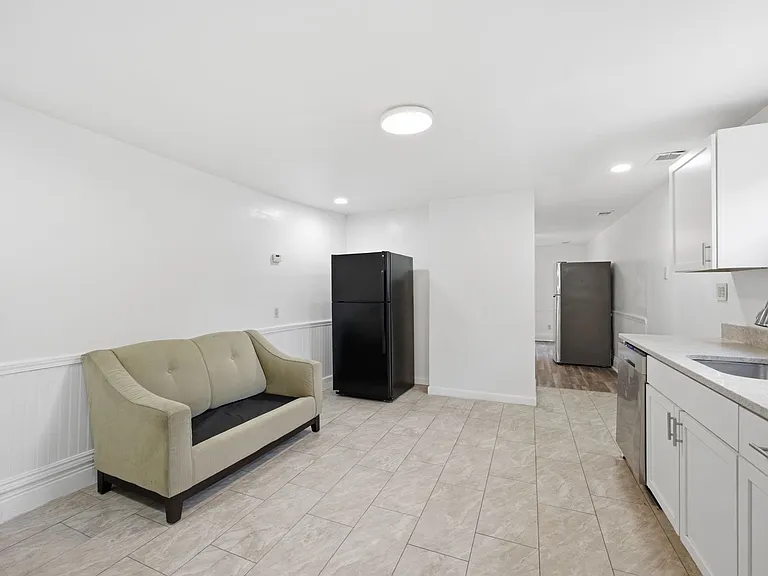 2822 Salisbury St — Photo 30