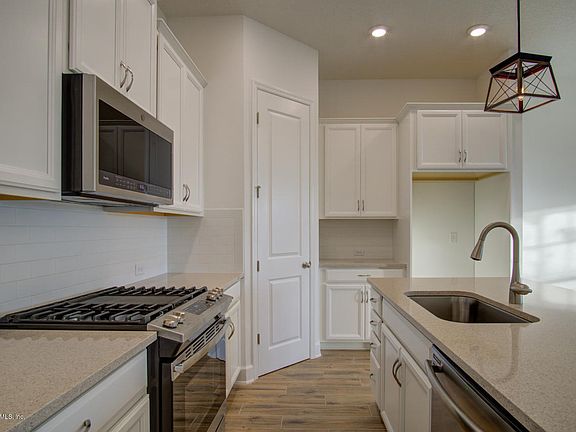 4th image of 29 Ibiza Ct