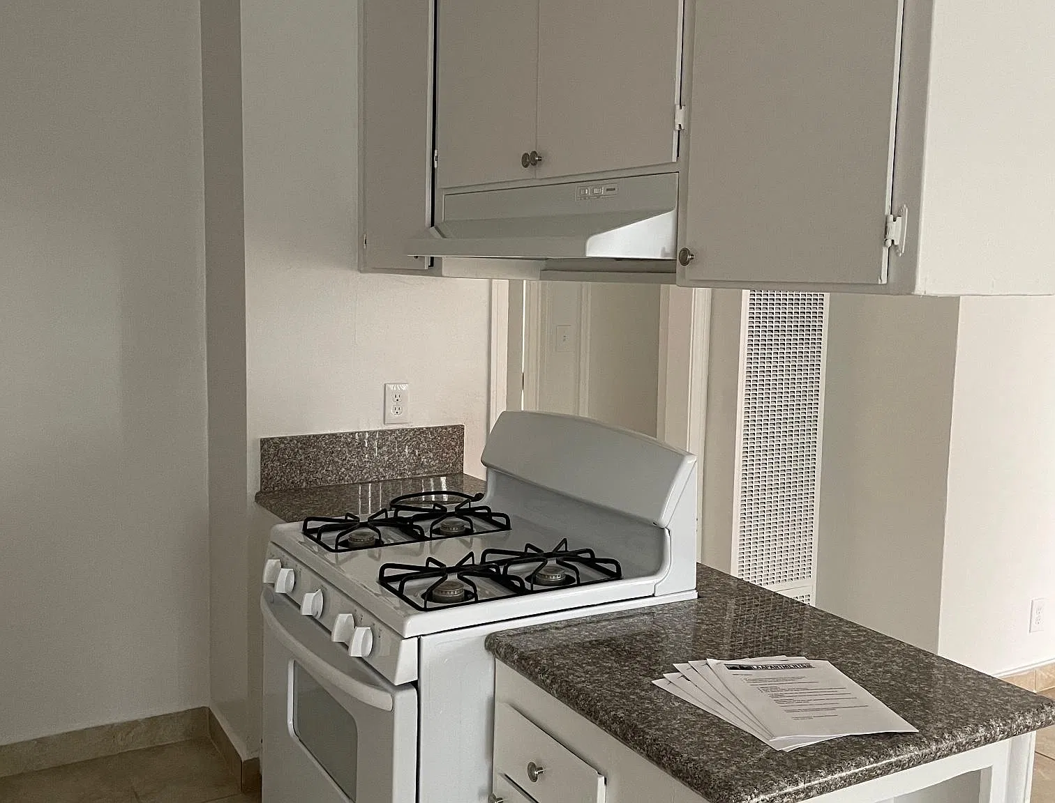 1 bed, 856 sqft, $1,595 — Photo 2