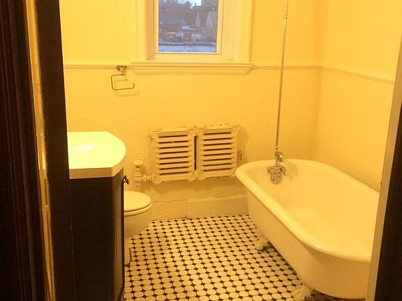 3rd image of 106 Elmwood Ave APT 10