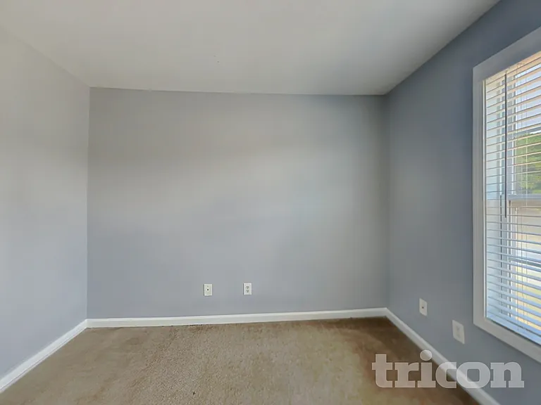 6355 Queensdale Dr — Photo 28