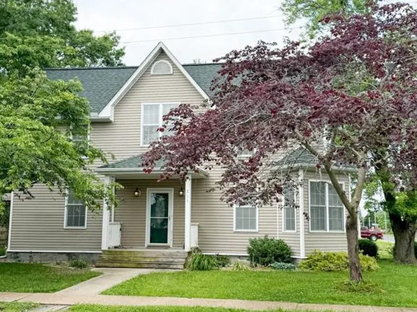 311 Mill St, Saint Jacob, IL 62281