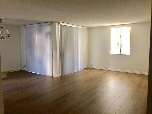 4th image of 11747 Darlington Ave APT 102