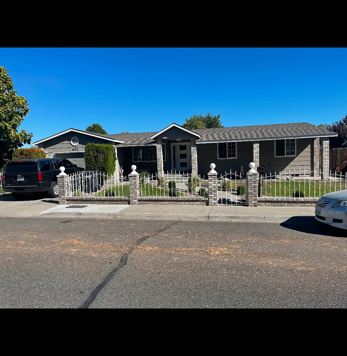 5 bed, 2348 sqft, $3,200 — Photo 1
