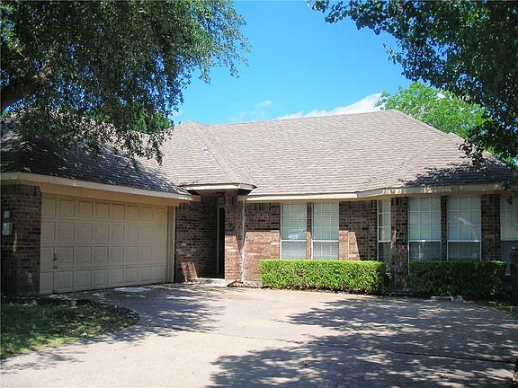 2nd image of 1628 Riverway Bend Cir