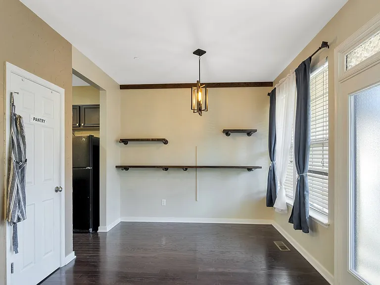 50 Transit Ln — Photo 19
