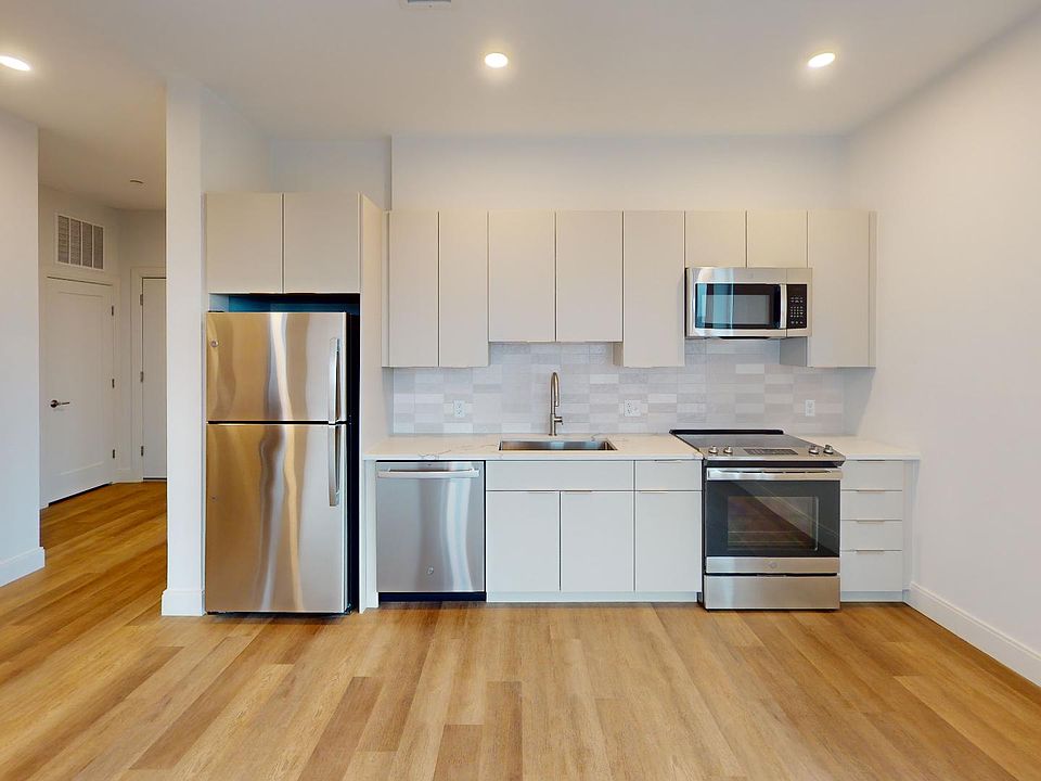1st image of 959 Dorchester Ave #406D