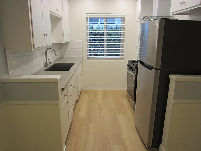 11816 Goshen Ave #2 — Photo 5