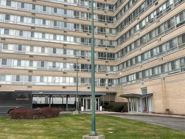 8900 E Jefferson Ave #323, Detroit, MI 48214