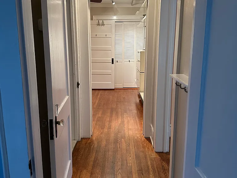 819 W Knox St — Photo 27