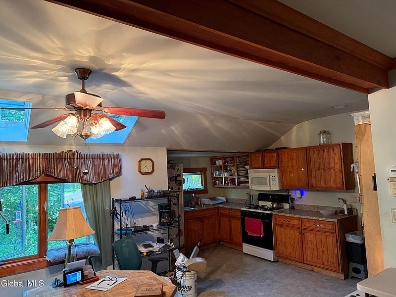 5th image of 239 Fraternaland Road
