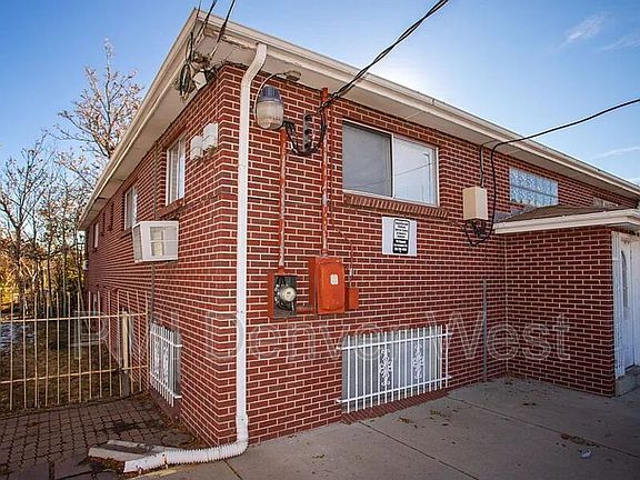 3rd image of 1695 Joliet St #4