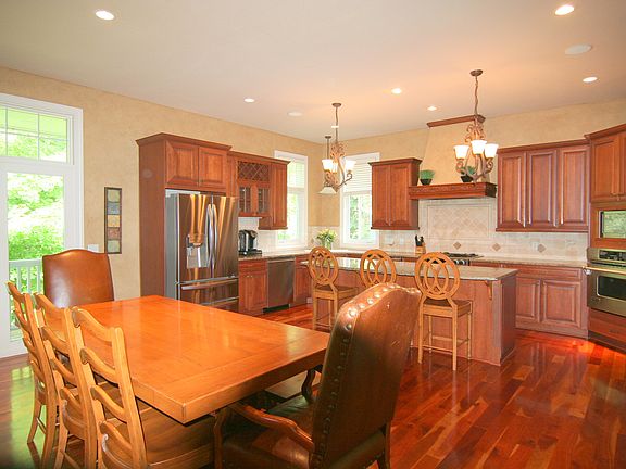 2nd image of 2851 Timberview Trl