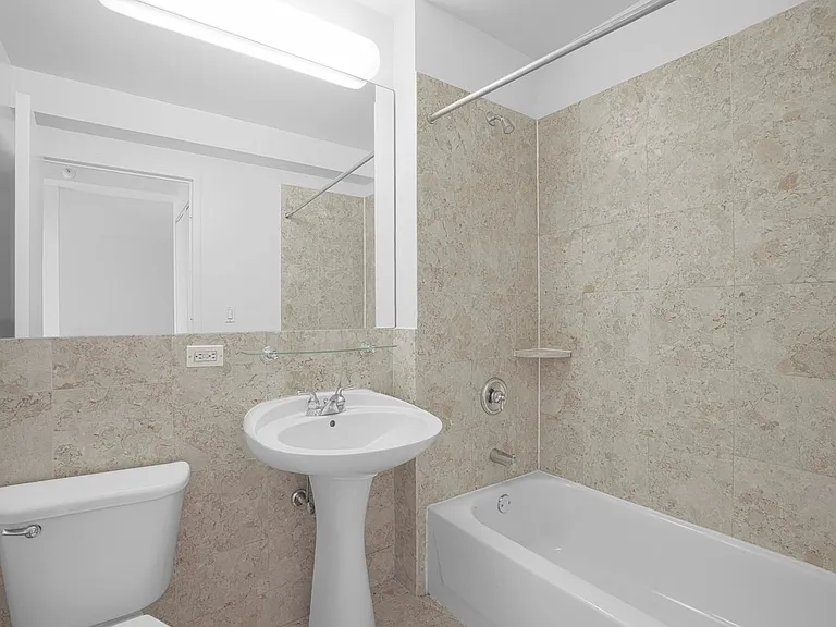 360 W 43rd St #S4D — Photo 4
