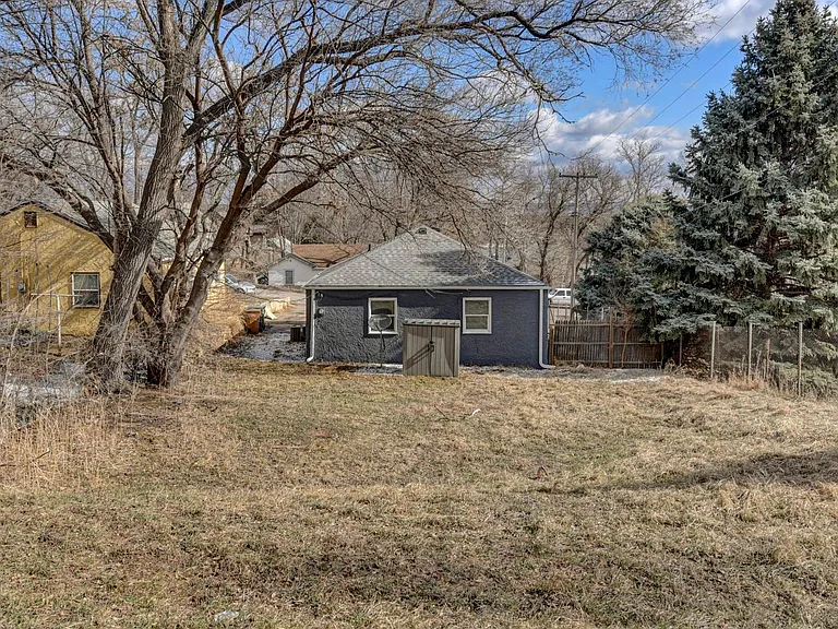2206 Crawford St — Photo 27