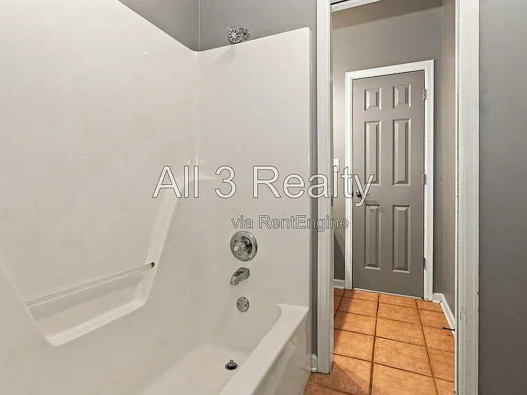 6272 Deerwood Dr — Photo 10