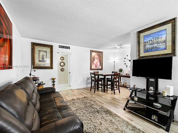3rd image of 1100 NE 1st Ct APT 211