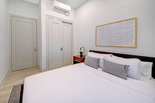 Rented by Bond New York | media 7